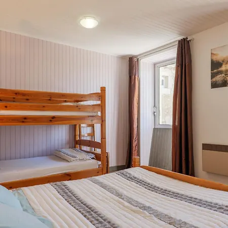 Oustaou - Village De Landsted