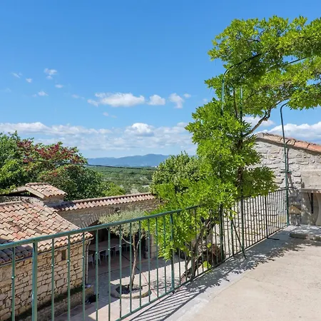 Oustaou - Village De Country house Joyeuse